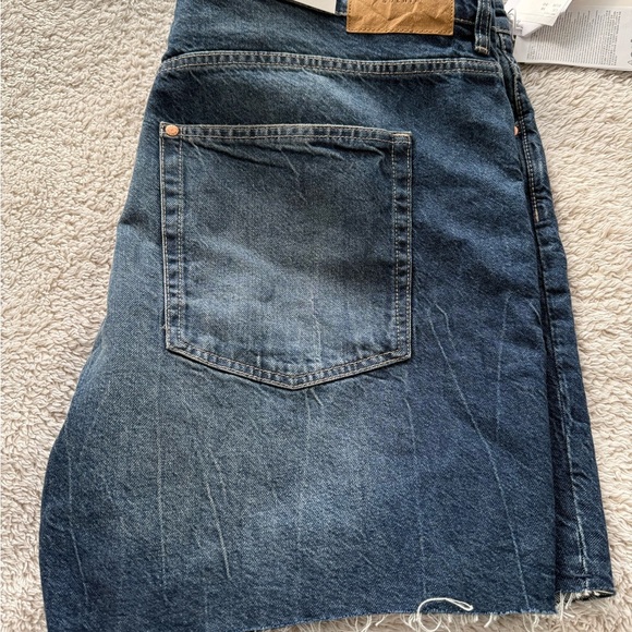 H&M Blue Jean Shorts with Raw Hem - Picture 3 of 8